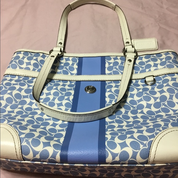 Coach Handbags - COACH PURSE